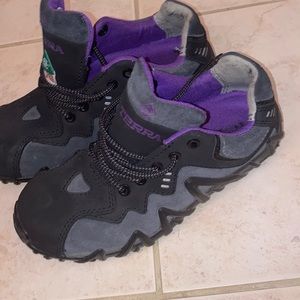 Women’s composite safety work shoes